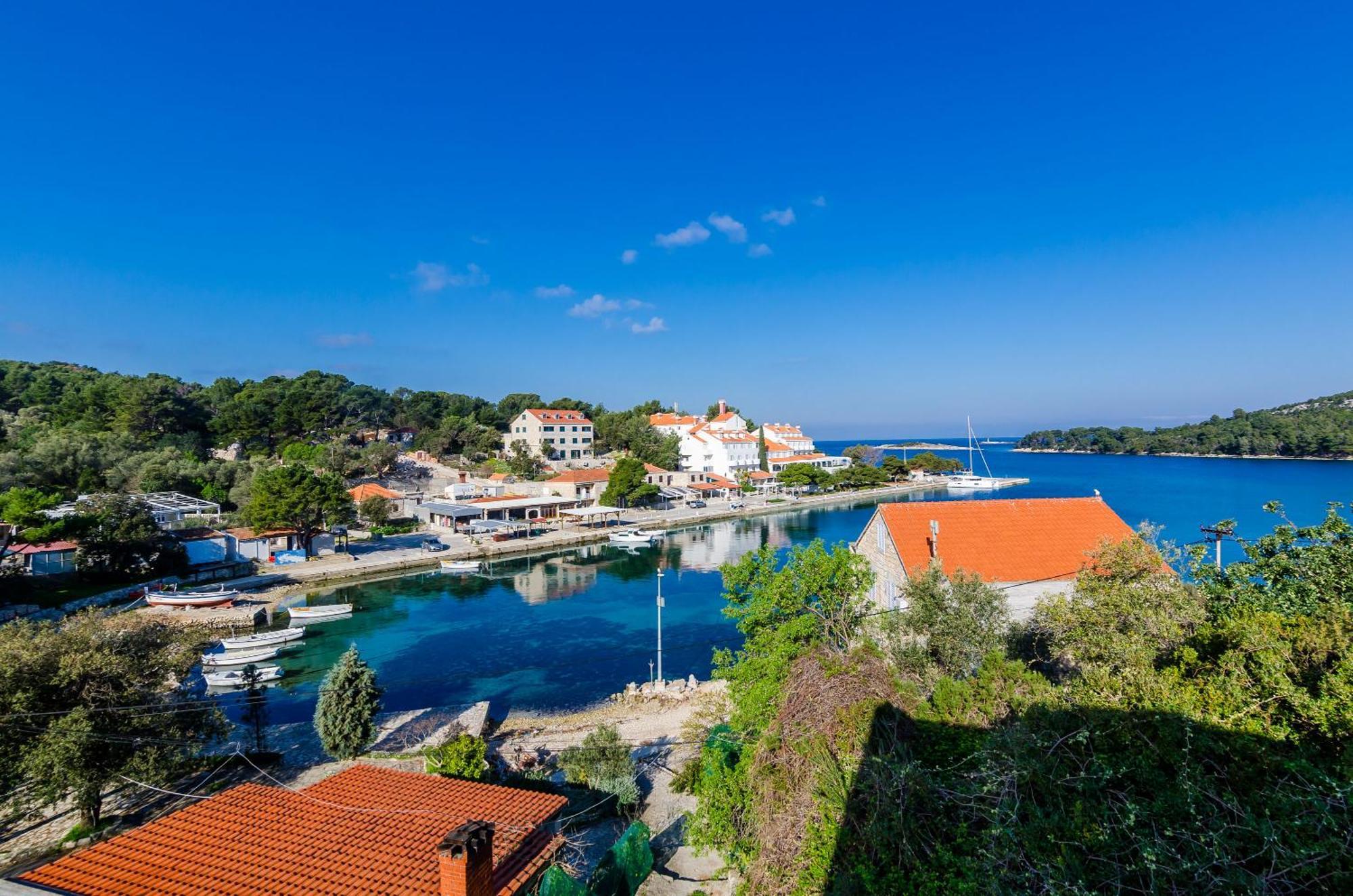 Apartments Lorena Mljet Pomena Exterior photo
